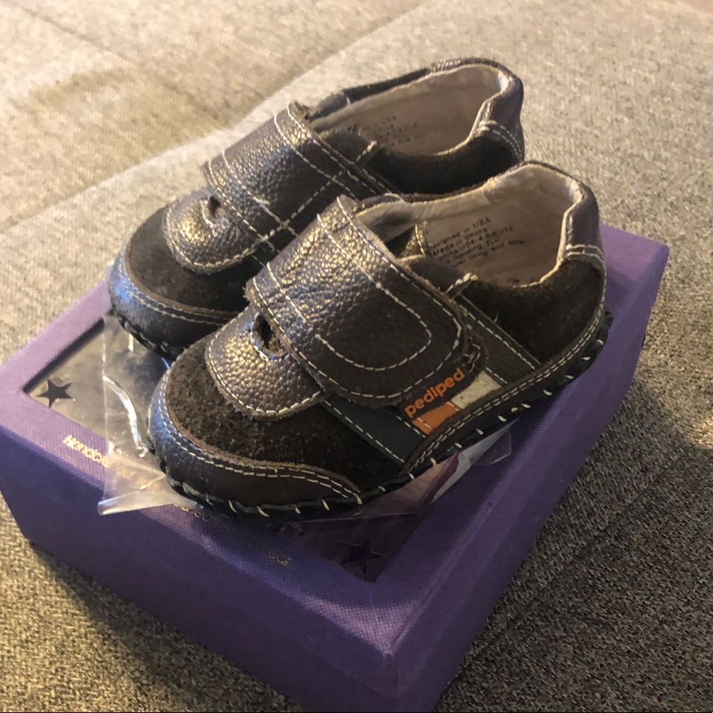 Peddled shoes 6-12months